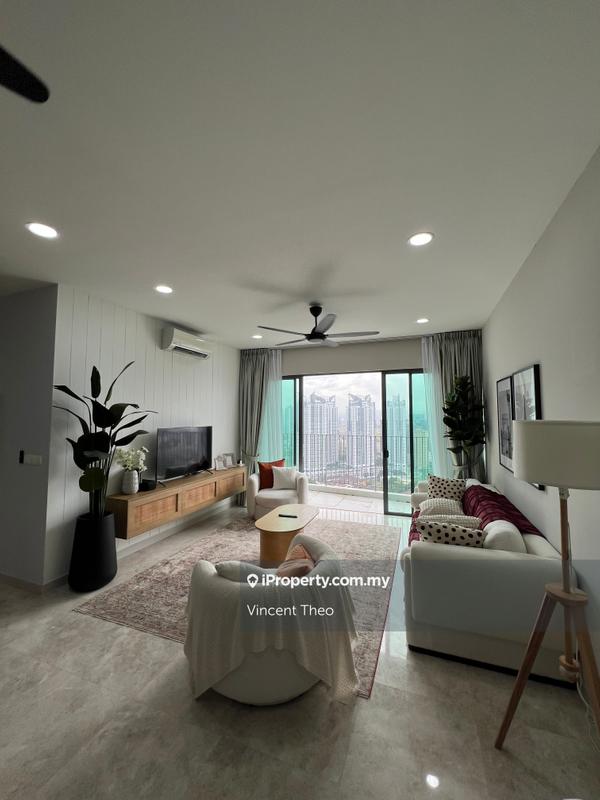 For Sale - Datum Jelatek Residence