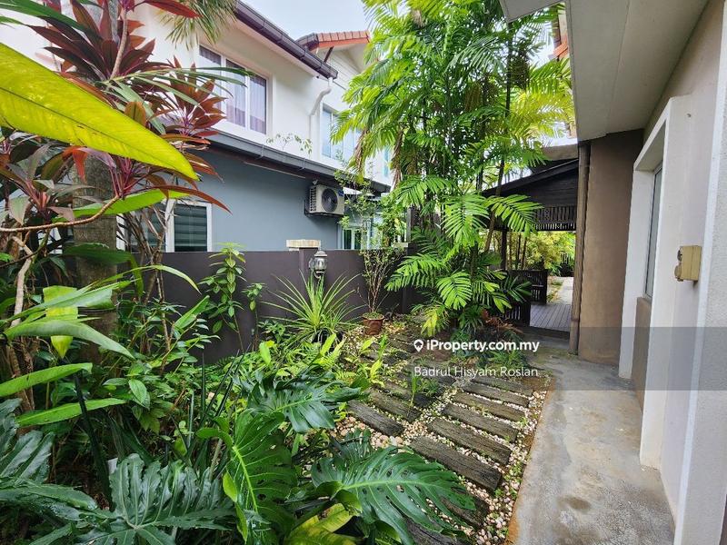 Rumah Berkembar untuk Dijual di Anjung Suasana Bandar Seri Putra Bangi, Bangi oleh Badrul Hisyam Roslan - iProperty.com.my