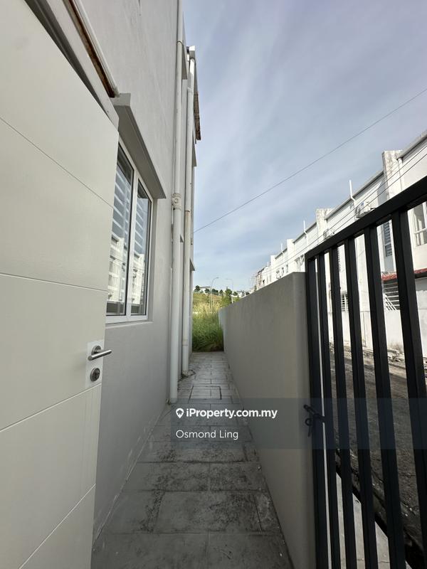Rumah Berangkai 2 Tingkat untuk Dijual di Taman Ara Sendayan, Bandar Sri Sendayan oleh Osmond Ling - iProperty.com.my