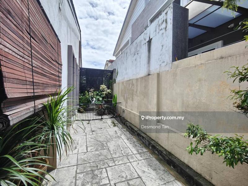 Rumah Berkembar untuk Dijual di SS 21, Damansara Utama, Petaling Jaya oleh Desmond Tan - iProperty.com.my