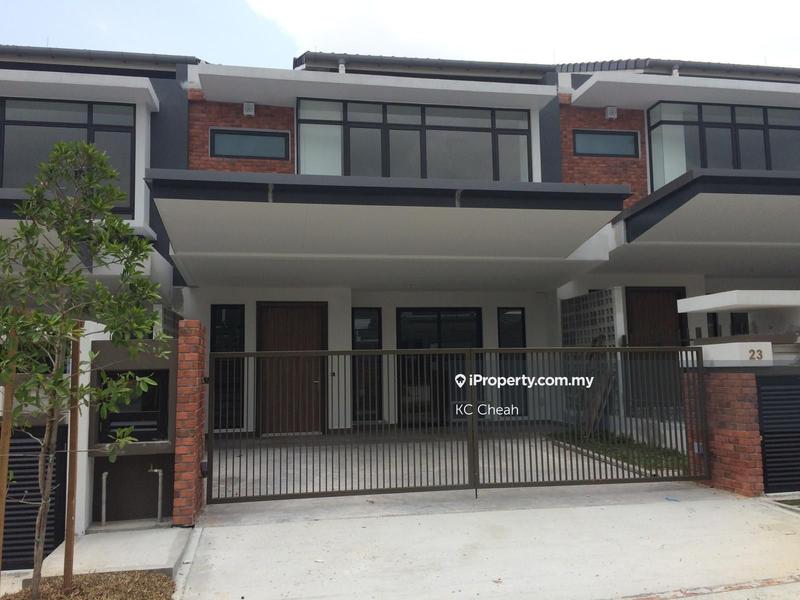 Rumah Berangkai 2 Tingkat untuk Dijual di ELMINA VALLEY 3 (22x75), - Below Market Price, Shah Alam oleh KC Cheah - iProperty.com.my