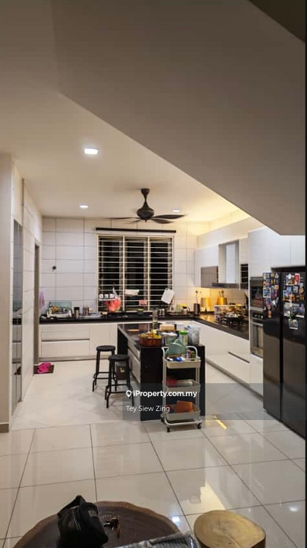 Rumah Berkembar untuk Dijual di Taman Bukit Serdang, Seri Kembangan oleh Tey Siew Zing - iProperty.com.my