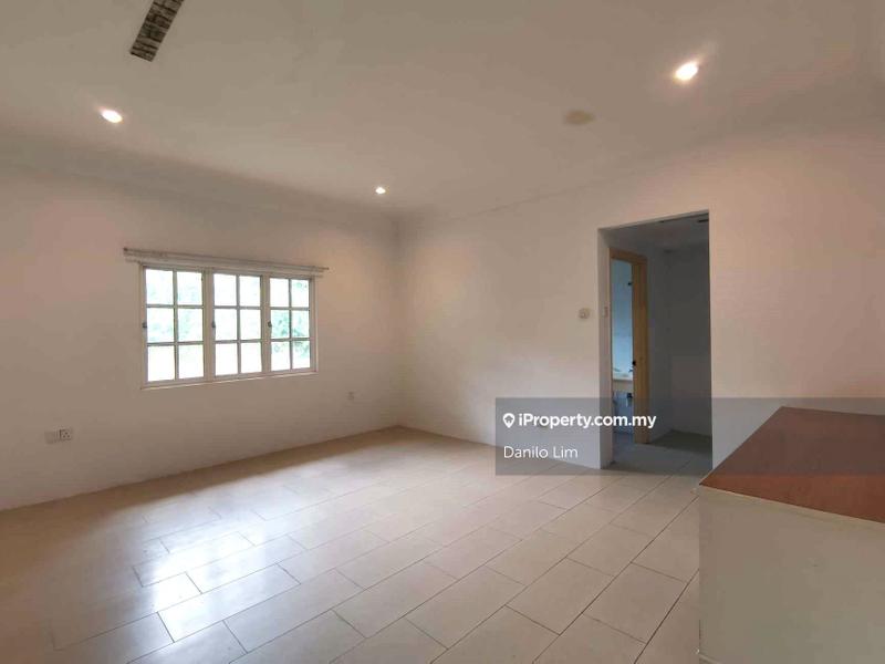 Bungalow House for Sale in College Heights Garden Resort, Setul by Danilo Lim - iProperty.com.my