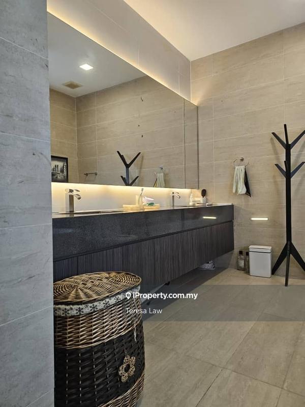Rumah Berkembar untuk Dijual di Taman Equine, Seri Kembangan oleh Teresa Law - iProperty.com.my