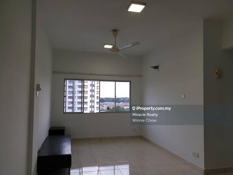 Condominium for Sale in Lagoon Suites by Winnie Chow - iProperty.com.my