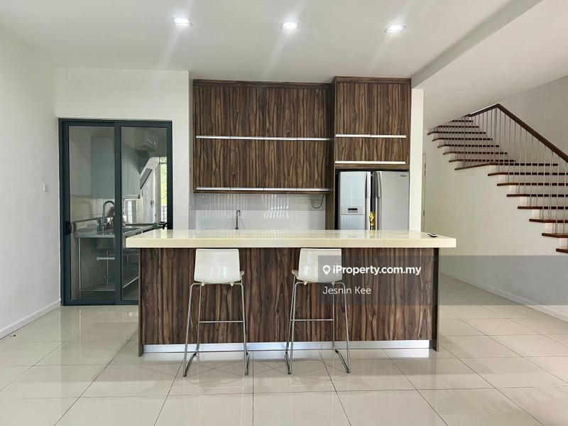 Rumah Berangkai 3 Tingkat untuk Dijual di Lake Fields, Sungai Besi oleh Jesnin Kee - iProperty.com.my
