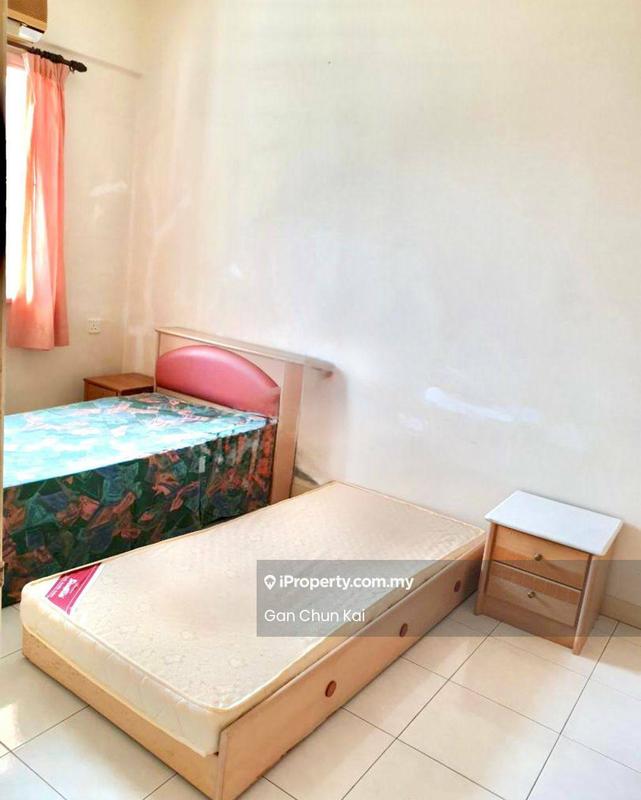 Condominium for Rent in Gold Coast Resort Condominium by Gan Chun Kai - Bedroom - iProperty.com.my