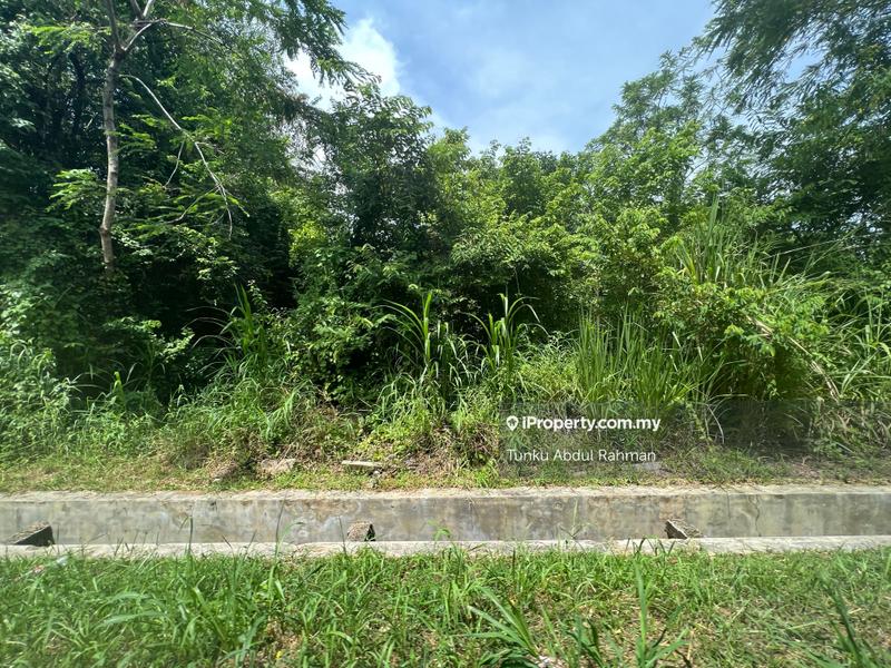 Tanah Kediaman untuk Dijual di Teluk Kemang, Port Dickson oleh Tunku Abdul Rahman - iProperty.com.my