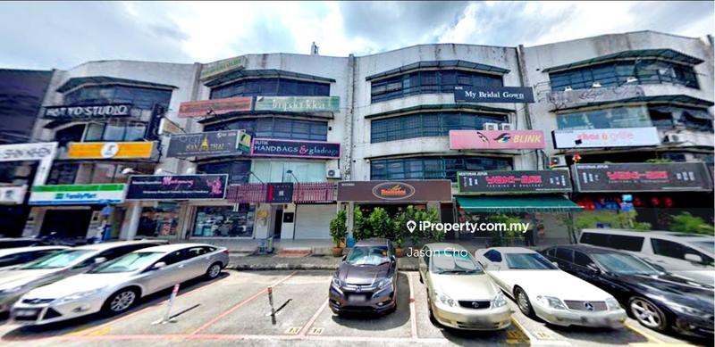 For Sale - GOOD DEAL! POTENTIAL ROI 5% , FREEHOLD