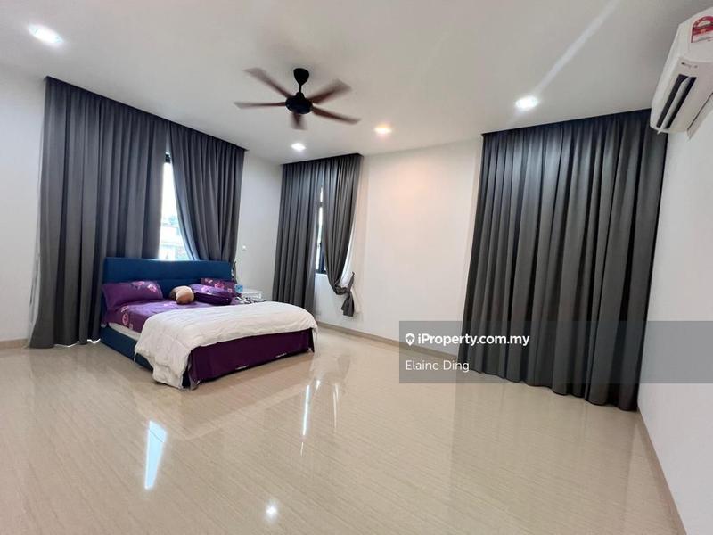 Bungalow House for Sale in Bluwater Estate, Seri Kembangan by Elaine Ding - iProperty.com.my