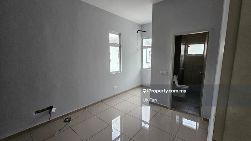 Rumah Teres untuk Dijual di qi6mk, Telok Panglima Garang oleh UK Tan - iProperty.com.my