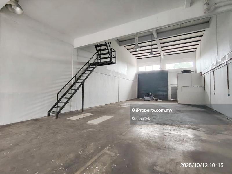 For Rent - 1.5 Storey Terrace Factory, LA 30*95sf, Taman Perusahaan Ringan Pulai @ Impian Emas