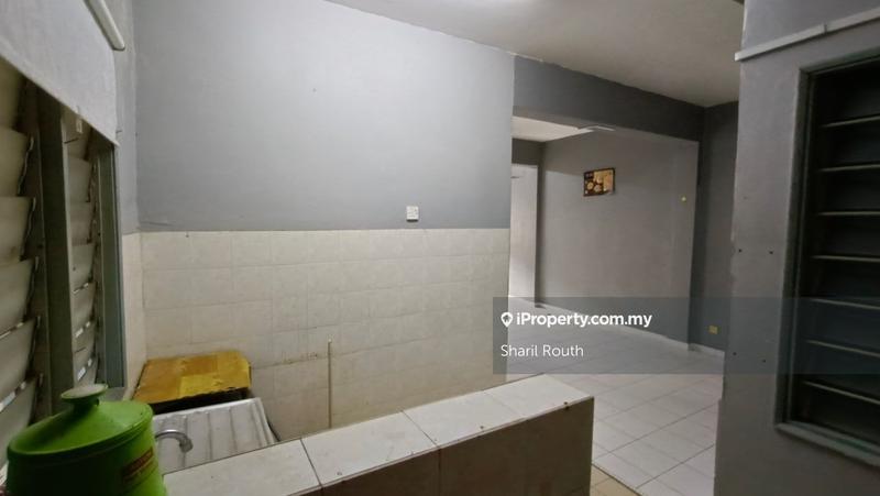 Apartment for Sale in Pangsapuri Putra Raya by Sharil Routh - iProperty.com.my