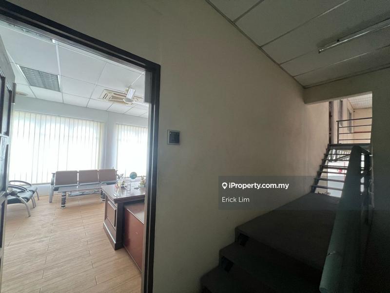 Kilang Teres untuk Dijual di Taman Teknologi Cheng, Cheng oleh Erick Lim - iProperty.com.my