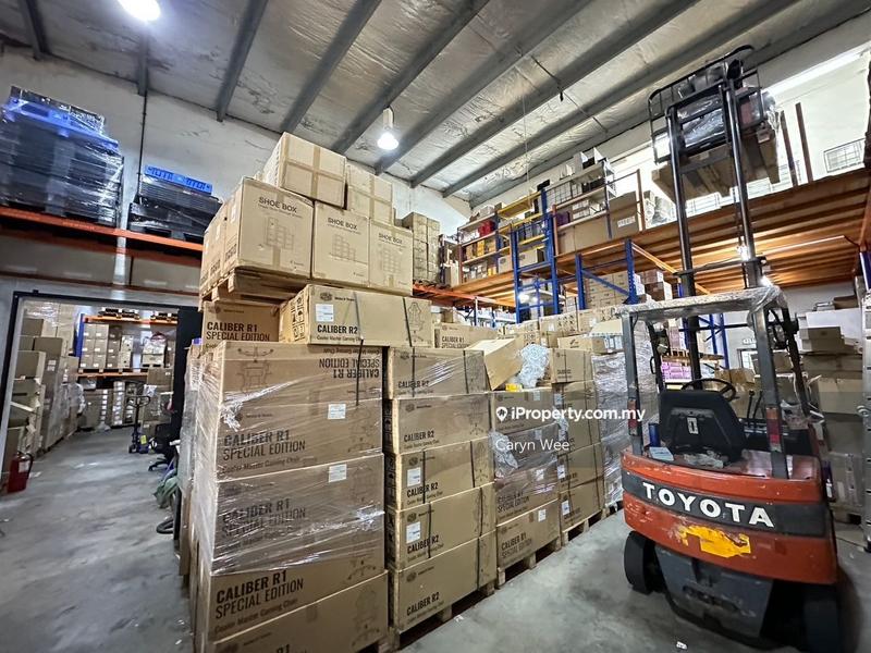 For Sale - GOOD BUY 4.5% ROI 2,000sf factory for sale at Subang Jaya