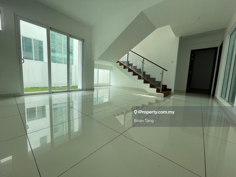 Rumah Berkembar untuk Dijual di Bayu Damansara @ PJU 10, Damansara Damai oleh Brian Tang - iProperty.com.my