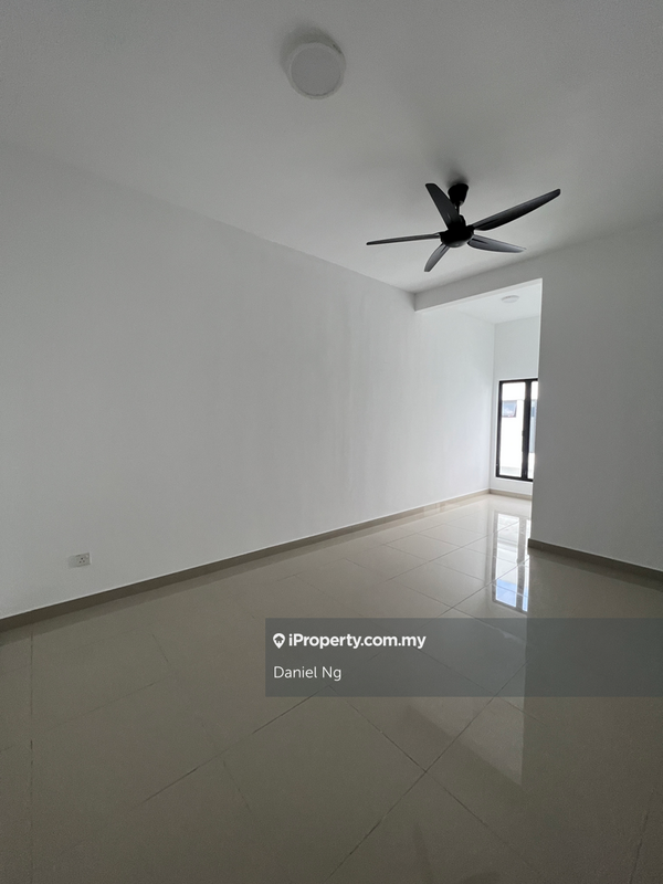 Rumah Bandar untuk Dijual di 28 Residence, Taman Orkid, Salak Tinggi, Sepang, S, Sepang oleh Daniel Ng - iProperty.com.my