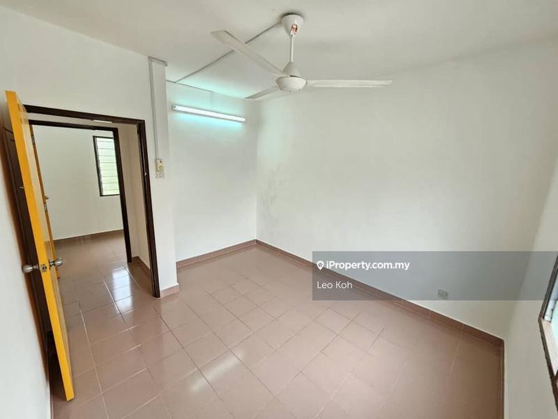 Apartment for Sale in Putra Permai Block B by Leo Koh - iProperty.com.my