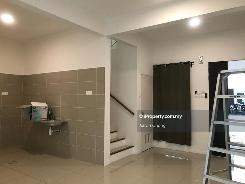 Rumah Teres 3-Tingkat untuk Dijual di Batu 9, Cheras oleh Aaron Chong - iProperty.com.my