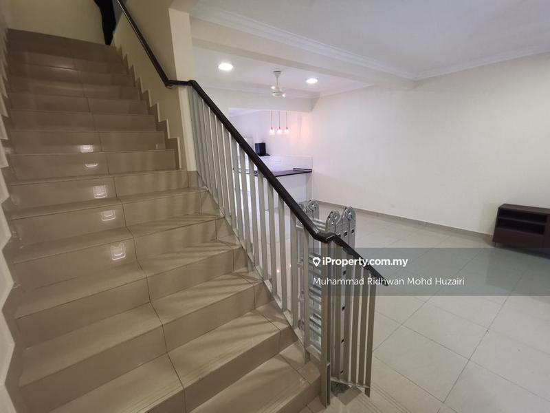Rumah Berangkai 2.5 Tingkat untuk Dijual di Dengkil, Selangor oleh Muhammad Ridhwan Mohd Huzairi - iProperty.com.my