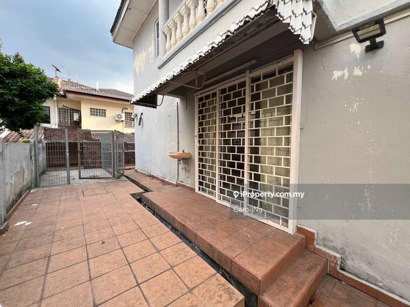 Rumah Berkembar untuk Dijual di Bandar Country Homes, Rawang oleh Carol Ng - iProperty.com.my
