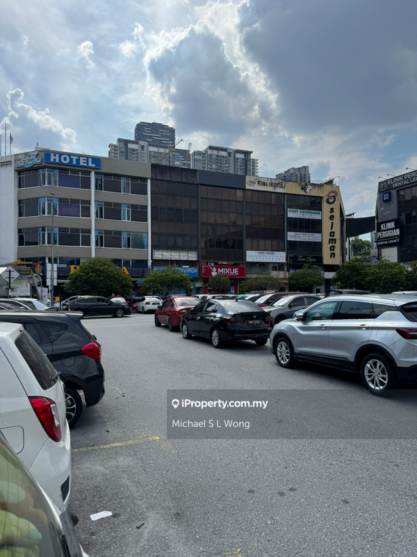 For Rent - Mezzanine Floor Jalan Mamanda Ampang Point