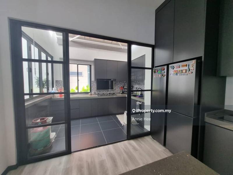 Bungalow House untuk Dijual di Taman Putra Pogun 3 Storey Link Bungalow House, Kota Kinabalu oleh Annie Hee - iProperty.com.my