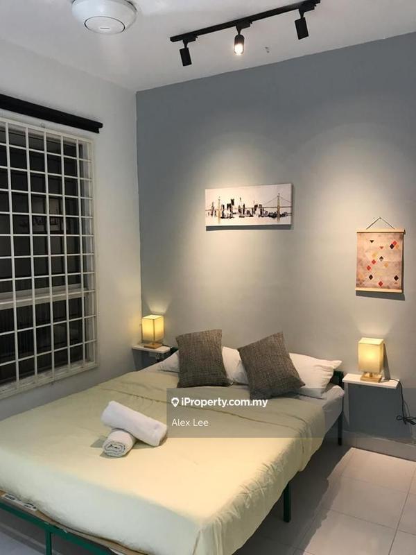 For Rent - Cyberia Crescent 1