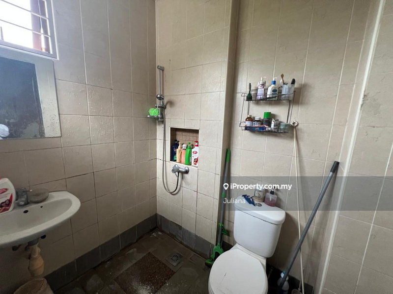 Rumah Berangkai 2 Tingkat untuk Dijual di Bukit Jelutong, Shah Alam oleh Juliana - iProperty.com.my