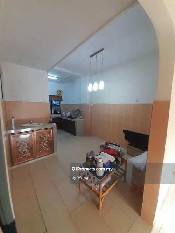 Rumah Teres 2-Tingkat untuk Dijual di Lestari Putra, Seri Kembangan oleh Jy Wong - iProperty.com.my