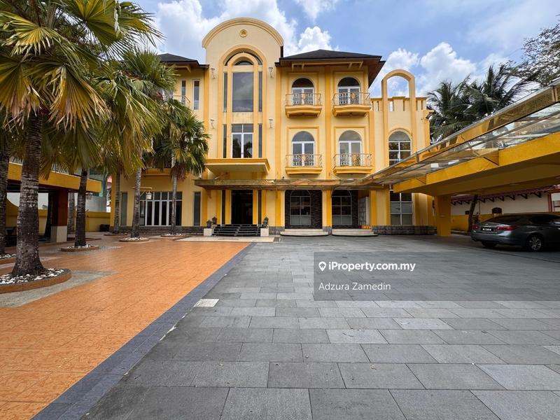 Bungalow House for Sale in Country Heights, Kajang by Adzura Zamedin - iProperty.com.my