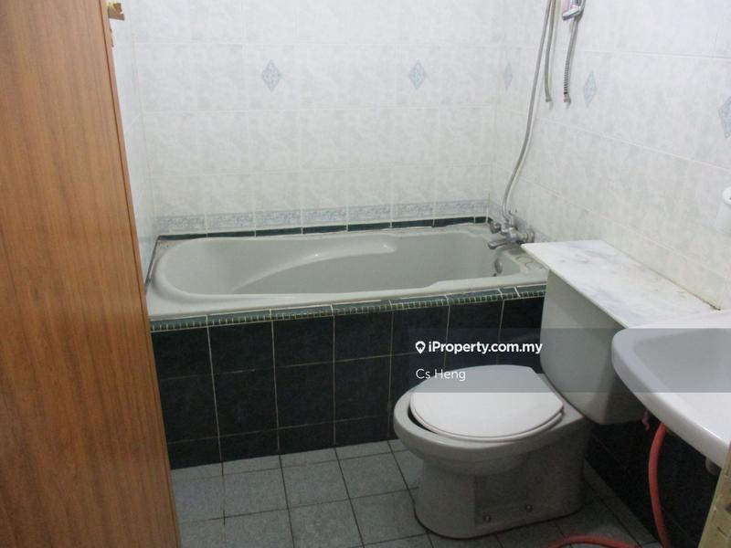 Pangsapuri untuk Dijual di Sri Intan 2 oleh Cs Heng - iProperty.com.my