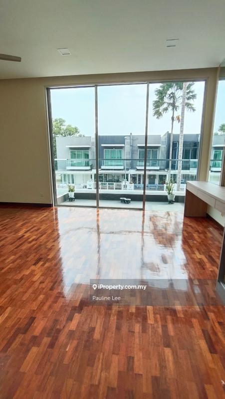 Rumah Teres 2-Tingkat untuk Dijual di Taman Lestari Putra, Seri Kembangan oleh Pauline Lee - iProperty.com.my