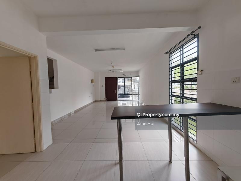 Townhouse for Sale in 16 Sierra, Puchong by Jane Hor - iProperty.com.my