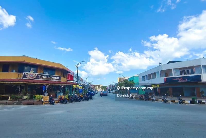 For Sale - Pusat Bandar Kuah