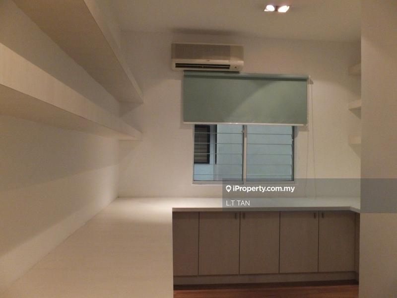 Rumah Teres 3-Tingkat untuk Dijual di Meadow Lakefield Sungai Besi, Sungai Besi oleh L.T TAN - iProperty.com.my