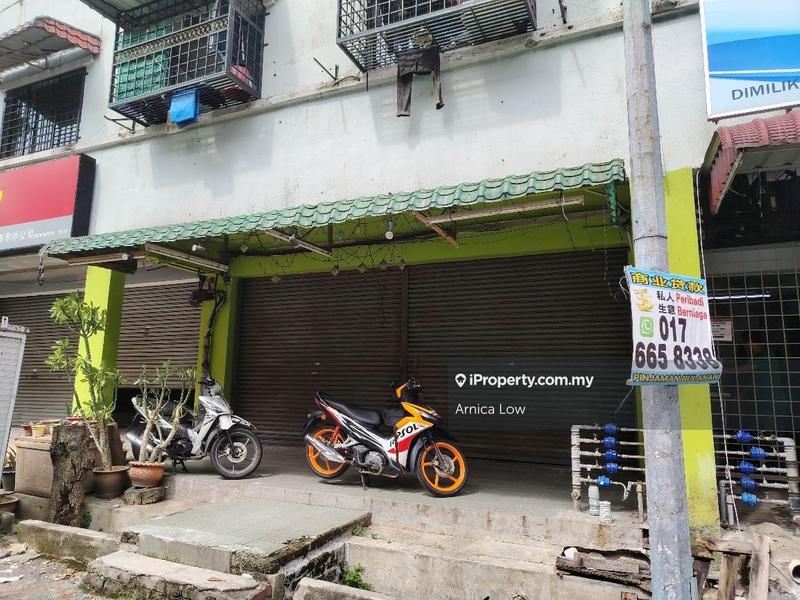 Kedai untuk Dijual di Bandar Putra Permai, Seri Kembangan oleh Arnica Low - iProperty.com.my