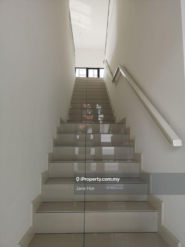 Townhouse for Sale in 16 Sierra, Puchong by Jane Hor - iProperty.com.my