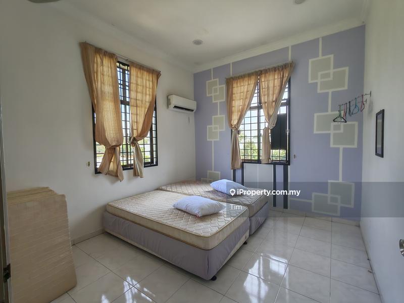 Bungalow House for Sale in A Famosa Resort Swimming Pool Bungalow, Alor Gajah by Tim - iProperty.com.my