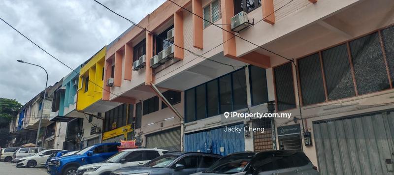 For Rent - Taman Bukit Anggerik, Ground And Mezzanine Floor For Rent, Limited Cheaper Price