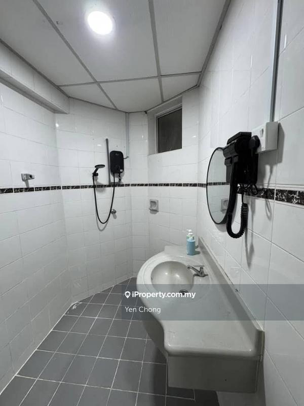 Condominium for Rent in Golden Straits Villas by Yen Chong - iProperty.com.my