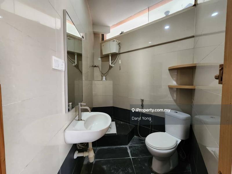 For Rent - VALUE DEAL: 4 Storey Corner lot Hotel for RENT