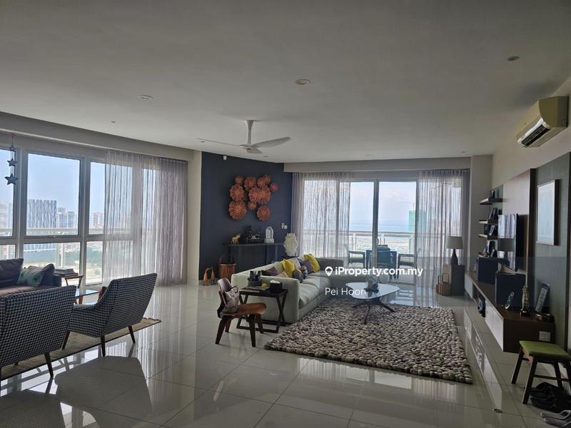 For Rent - Gurney Paragon