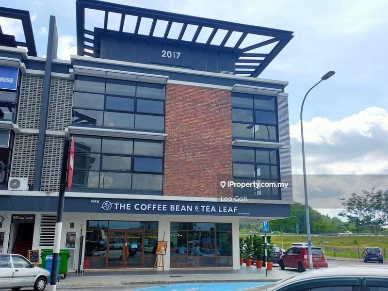 For Sale - Rasah Corner Shop Facing Mainroad Roi 6%++