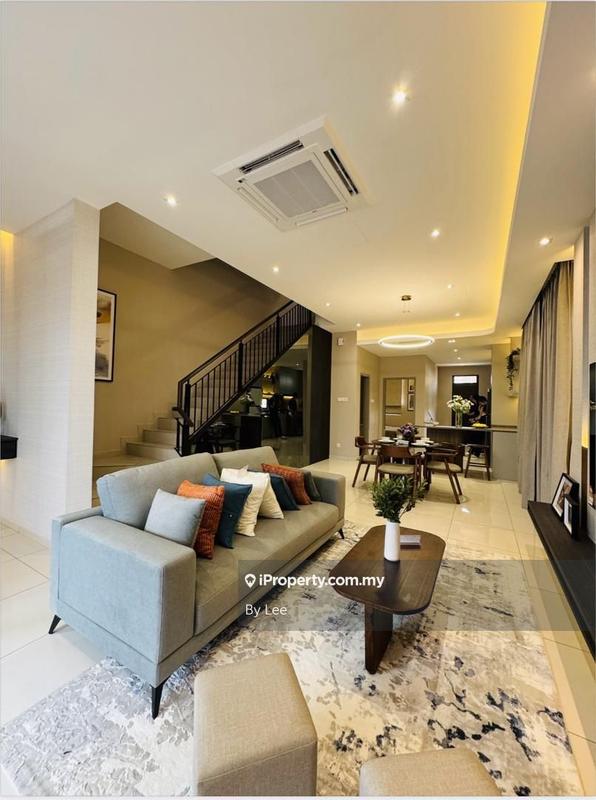 Rumah Berangkai 2 Tingkat untuk Dijual di Austin Crest, Johor Bahru oleh By Lee - iProperty.com.my