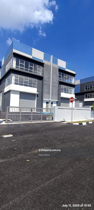 For Rent - 2 .5 storey factory Balakong jaya, Taman Industri Balakong Jaya, Balakong