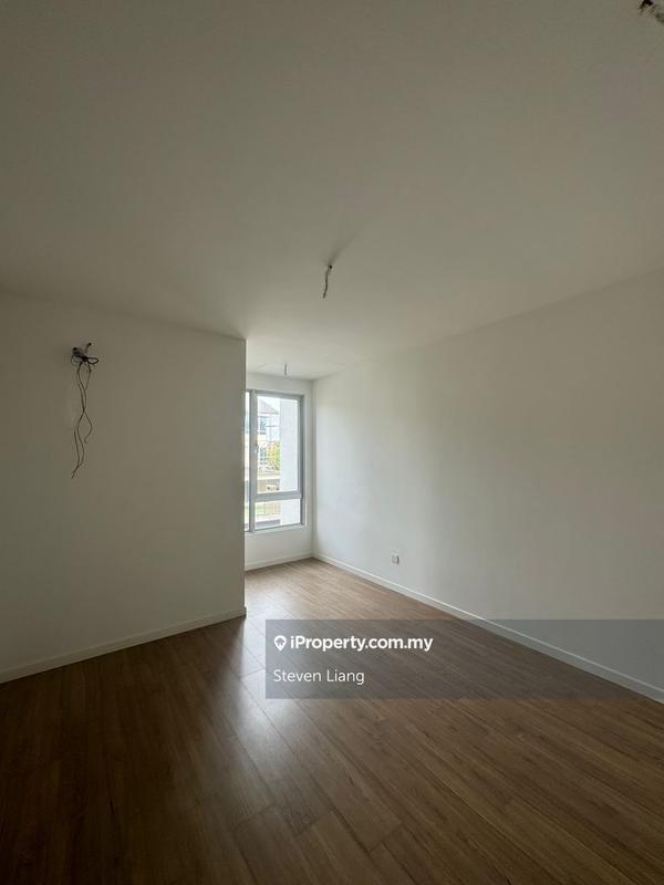 Rumah Berangkai 3 Tingkat untuk Dijual di Telok Panglima Garang, Selangor oleh Steven Liang - iProperty.com.my