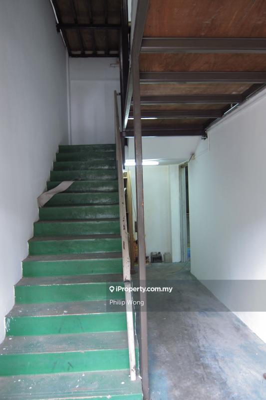 Terrace Factory for Sale in Taman Perindustrian Bukit Serdang, Seri Kembangan by Philip Wong - iProperty.com.my