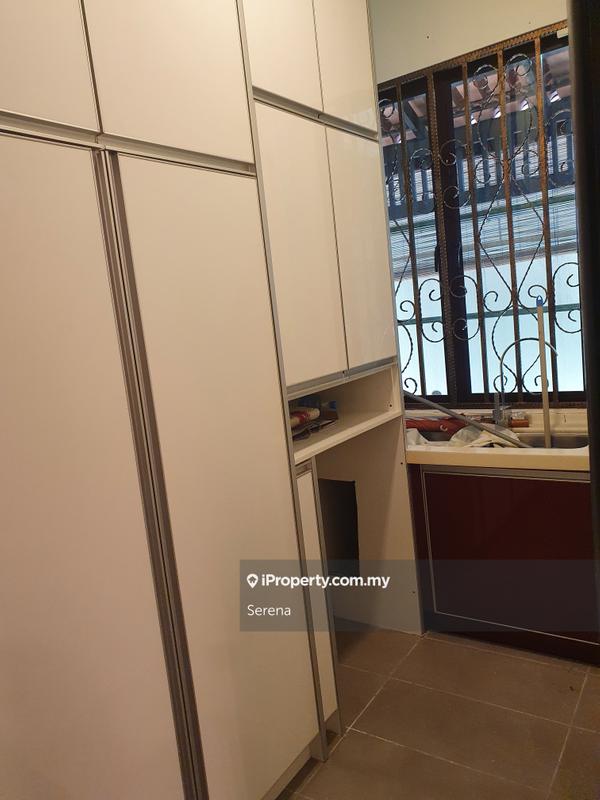 Rumah Berkembar untuk Dijual di Country Heights, Kajang oleh Serena - iProperty.com.my