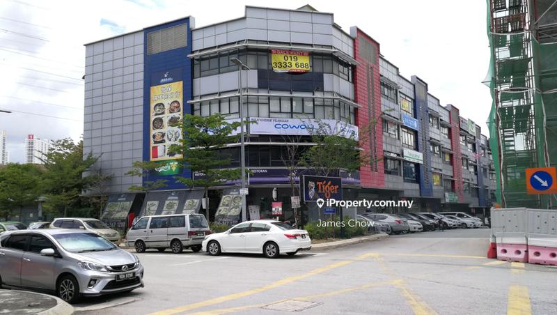For Sale - 5% rental ROI, Corner unit, Bukit Jalil, Pavilion, 4 storey shoplot with lift